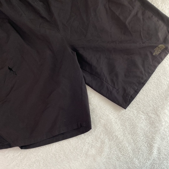 The North Face black athletic shorts - Picture 5 of 17